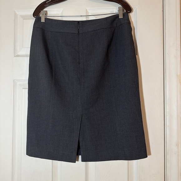 Calvin Klein gray pencil skirt size 10. - Picture 2 of 6